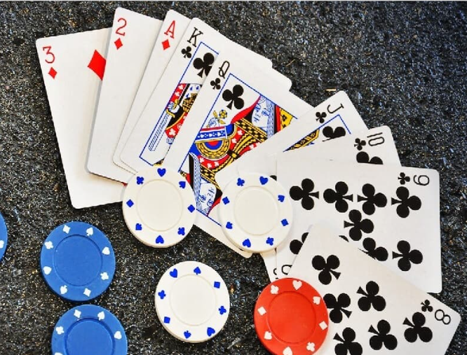 Những quân bài được sử dụng trong trò Poker Texas hold 'em
